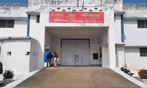 मेडिकल कॉलेज से दो कैदी फरार, खाक छान रही पुलिस टीम