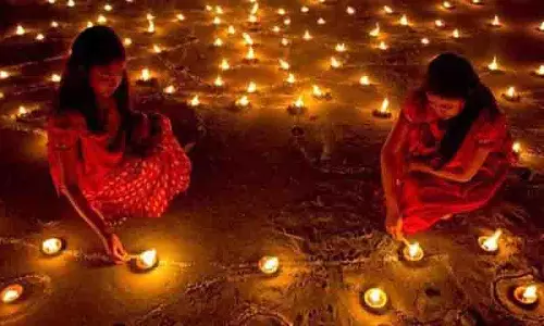 Karimnagar के कब्रिस्तान में अनोखा दिवाली उत्सव जारी Karimnagar के कब्रिस्तान में अनोखा दिवाली उत्सव जारी