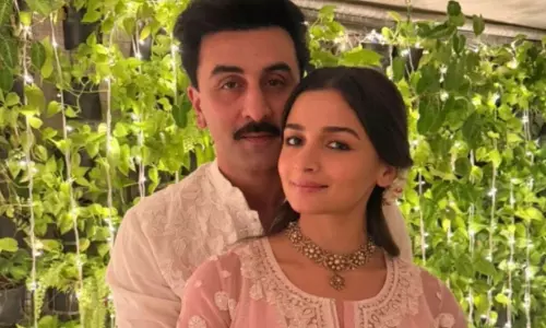 Alia, रणबीर और राहा ने अपने पुराने घर में एक खास पल का आनंद लिया Alia, रणबीर और राहा ने अपने पुराने घर में एक खास पल का आनंद लिया