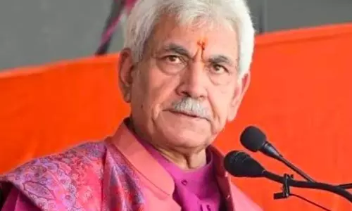 Srinagar: उपराज्यपाल की अगुवाई में पुलिस स्मृति दिवस पर हुआ भावपूर्ण कार्यक्रम Srinagar: उपराज्यपाल की अगुवाई में पुलिस स्मृति दिवस पर हुआ भावपूर्ण कार्यक्रम