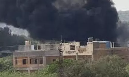 Jaisalmer: फैक्ट्री में पैराशूट से गिराई गई बमनुमा वस्तु से धमाका Jaisalmer: फैक्ट्री में पैराशूट से गिराई गई बमनुमा वस्तु से धमाका