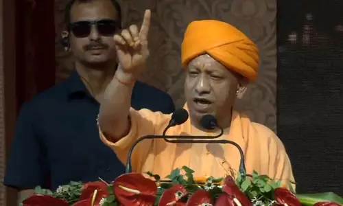 बाढ़ प्रभावित किसानों के लिए पंजाब को 1,000 क्विंटल गेहूं का बीज भेजा गया: यूपी CM Yogi बाढ़ प्रभावित किसानों के लिए पंजाब को 1,000 क्विंटल गेहूं का बीज भेजा गया: यूपी CM Yogi