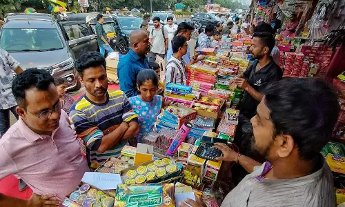 दिवाली पर रिकॉर्ड तोड़ सेल होने का दावा, CAIT की आई रिपोर्ट दिवाली पर रिकॉर्ड तोड़ सेल होने का दावा, CAIT की आई रिपोर्ट