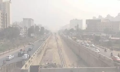 Gurugram: AQI 469 तक, पटाखों ने बढ़ाया वायु प्रदूषण Gurugram: AQI 469 तक, पटाखों ने बढ़ाया वायु प्रदूषण