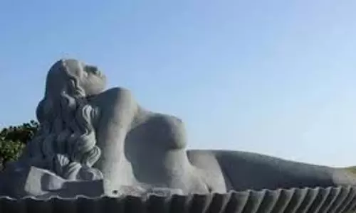 Kerala : स्तन कैंसर जागरूकता विज्ञापन में कनाई की सागरकन्याका मूर्ति के इस्तेमाल पर विवाद Kerala : स्तन कैंसर जागरूकता विज्ञापन में कनाई की सागरकन्याका मूर्ति के इस्तेमाल पर विवाद