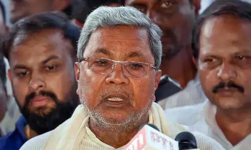Karnataka के मुख्यमंत्री सिद्धारमैया ने कहा, बेंगलुरु में सभी गड्ढे एक हफ्ते में भरे जाने चाहिए