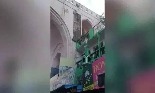 मछली कमान प्लास्टर गिरने से Hyderabad में जन सुरक्षा की चिंता बढ़ी मछली कमान प्लास्टर गिरने से Hyderabad में जन सुरक्षा की चिंता बढ़ी
