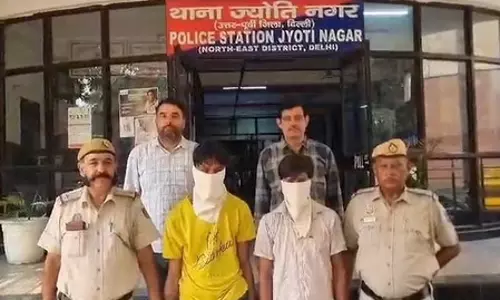 वाहन चोरों का गिरोह बेनकाब: दो शातिर ऑटो-लिफ्टर गिरफ्तार, चोरी की तीन बाइक और दो चाकू बरामद