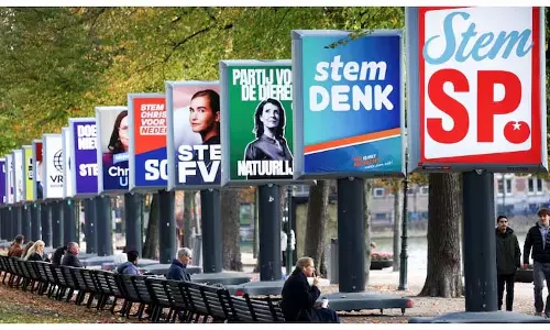 Dutch निगरानी संस्था ने चुनाव से पहले मतदाताओं को एआई चैटबॉट के इस्तेमाल के खिलाफ चेतावनी दी Dutch निगरानी संस्था ने चुनाव से पहले मतदाताओं को एआई चैटबॉट के इस्तेमाल के खिलाफ चेतावनी दी