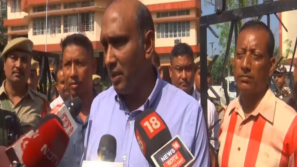 Assam पुलिस की टीम जुबीन की मौत की जांच के लिए सिंगापुर पहुंची Assam पुलिस की टीम जुबीन की मौत की जांच के लिए सिंगापुर पहुंची
