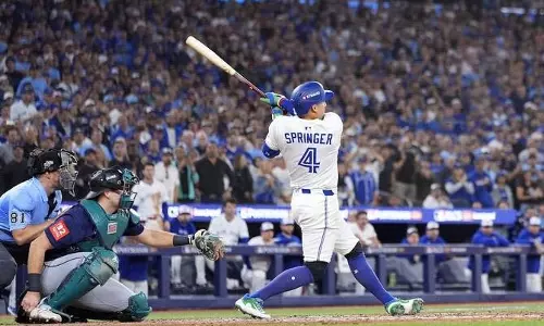 32 साल बाद वर्ल्ड सीरीज़ में लौटी Toronto Blue Jays  स्प्रिंगर का विजयी होम रन