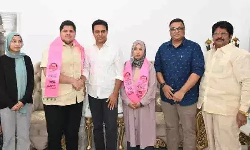 KTR की मौजूदगी में भाजपा अल्पसंख्यक मोर्चा के नेता बीआरएस में शामिल हुए