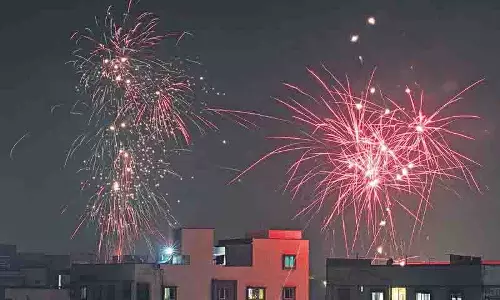 दिवाली के दिन Hyderabad में ध्वनि और वायु प्रदूषण का स्तर बढ़ा दिवाली के दिन Hyderabad में ध्वनि और वायु प्रदूषण का स्तर बढ़ा