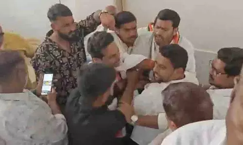 Jubilee Hills उपचुनाव: प्रचार के दौरान रहमतनगर में कांग्रेस गुटों में झड़प