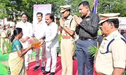 पुलिस शहीदों के बलिदान को कभी नहीं भुलाया जाएगा: Adilabad कलेक्टर