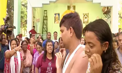 संजय की बहन ने हत्या से किया इनकार, सौतेली बेटी का शव अलमारी में मिलने का दावा संजय की बहन ने हत्या से किया इनकार, सौतेली बेटी का शव अलमारी में मिलने का दावा