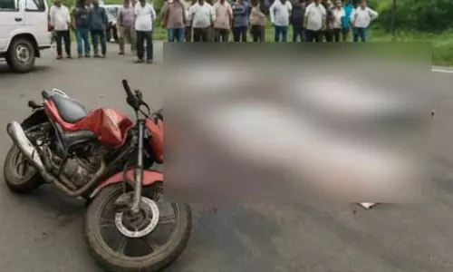 Bike हादसे में 3 की मौत, पूरा परिवार घायल