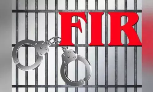Mobile छीनने के आरोप में दो युवक गिरफ्तार Mobile छीनने के आरोप में दो युवक गिरफ्तार