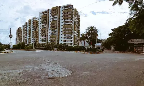 हैदराबाद: इंडु प्रोजेक्ट्स के फ्लैट और विला खरीदारों ने मुख्यमंत्री से हस्तक्षेप की अपील हैदराबाद: इंडु प्रोजेक्ट्स के फ्लैट और विला खरीदारों ने मुख्यमंत्री से हस्तक्षेप की अपील