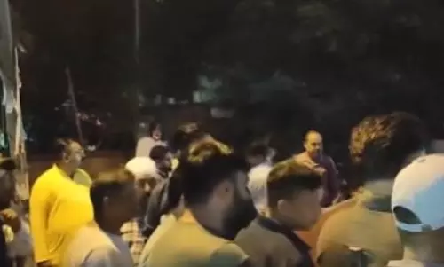 साकेत कोर्ट के पास कार-बाइक टक्कर में दो घायल, पुलिस जांच जारी