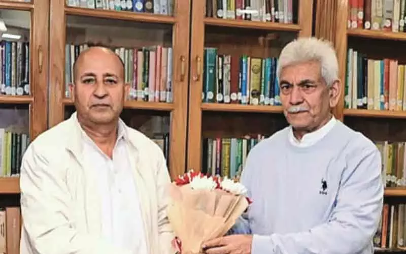 जीएम शाहीन, शिक्षकों के प्रतिनिधिमंडल ने एलजी से मुलाकात की जीएम शाहीन, शिक्षकों के प्रतिनिधिमंडल ने एलजी से मुलाकात की