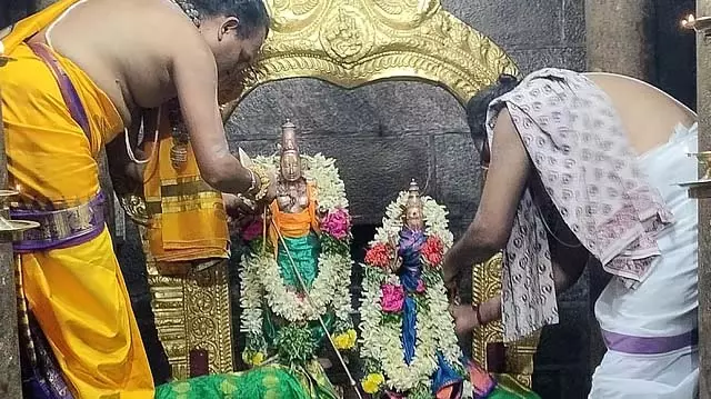 Tamil Nadu : थिरुपरनकुंद्रम मंदिर में कांडा षष्ठी उत्सव शुरू Tamil Nadu : थिरुपरनकुंद्रम मंदिर में कांडा षष्ठी उत्सव शुरू