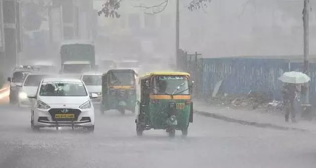 दिवाली के त्योहार के लिए वरुणा की सिंचाई: बारिश और ठंड का मेल दिवाली के त्योहार के लिए वरुणा की सिंचाई: बारिश और ठंड का मेल
