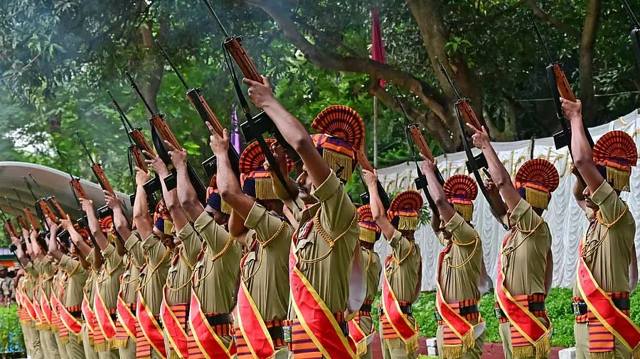 CM सिद्धारमैया ने ‘अनैतिक पुलिसिंग पर रोक लगाने’ के लिए पुलिस की तारीफ की CM सिद्धारमैया ने ‘अनैतिक पुलिसिंग पर रोक लगाने’ के लिए पुलिस की तारीफ की