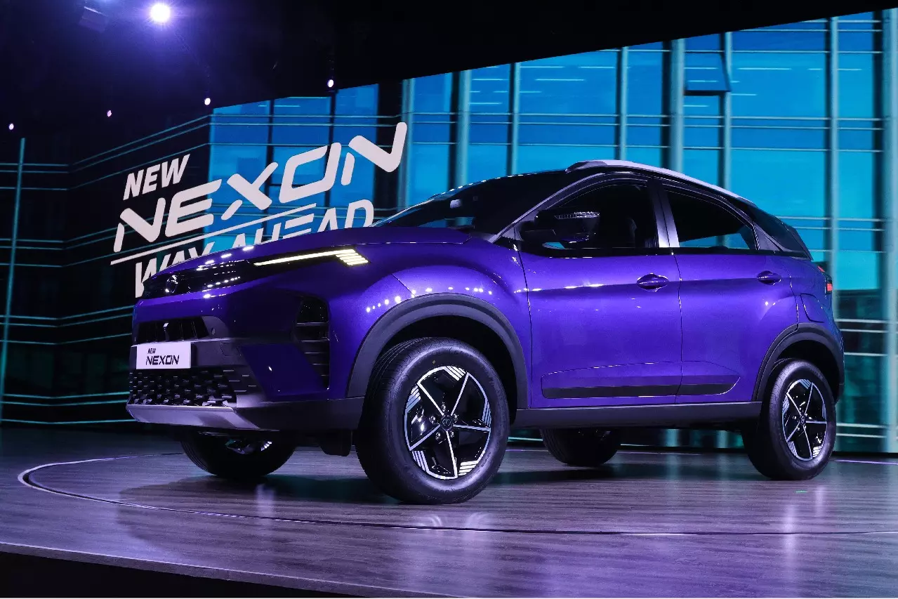 Tata Motors ने 30 दिन के त्योहारी सीजन में 1 लाख से अधिक वाहन बेचे Tata Motors ने 30 दिन के त्योहारी सीजन में 1 लाख से अधिक वाहन बेचे