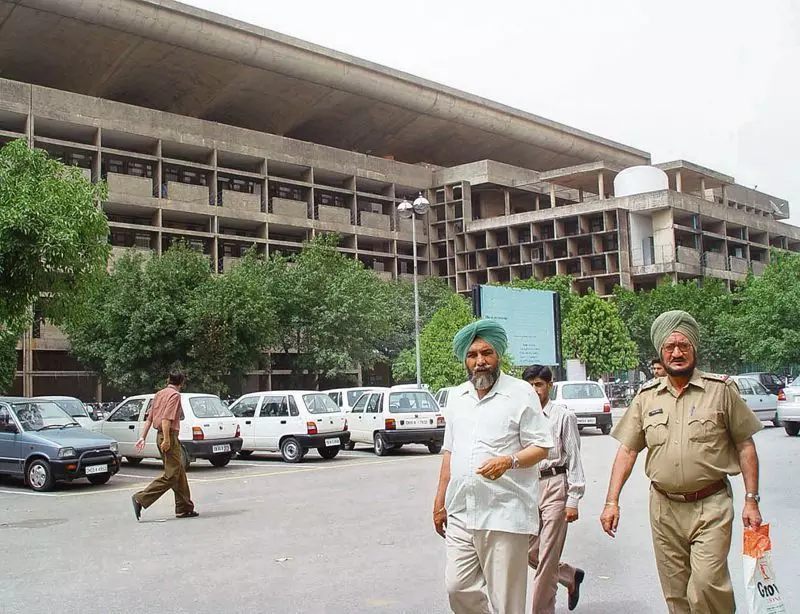 Haryana : 9 अतिरिक्त जिला एवं सत्र न्यायाधीशों को पदोन्नत किया गया Haryana : 9 अतिरिक्त जिला एवं सत्र न्यायाधीशों को पदोन्नत किया गया