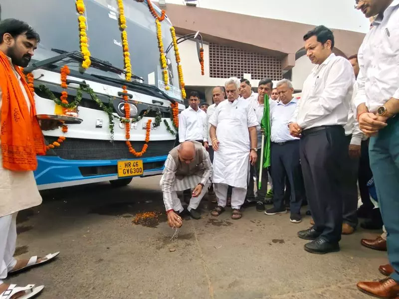 Rohtak में धार्मिक स्थलों के लिए एसी बस सेवा शुरू Rohtak में धार्मिक स्थलों के लिए एसी बस सेवा शुरू