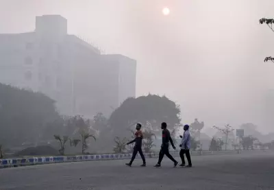 Kolkata: पटाखा नियमों की उलंघना से ध्वनि और वायु प्रदूषण स्तर सीमा से अधिक Kolkata: पटाखा नियमों की उलंघना से ध्वनि और वायु प्रदूषण स्तर सीमा से अधिक