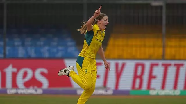Womens World Cup : ऑस्ट्रेलियाई टीम ने इंग्लैंड के खिलाफ गेंदबाजी की Womens World Cup : ऑस्ट्रेलियाई टीम ने इंग्लैंड के खिलाफ गेंदबाजी की