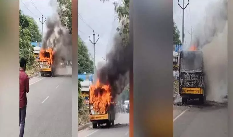 School bus आग में जलकर खाक.. बड़ा हादसा टला School bus आग में जलकर खाक.. बड़ा हादसा टला