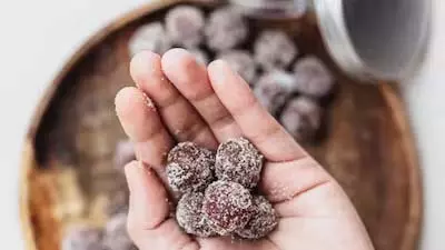 घर पर बनाएं स्वादिष्ट Tamarind Candy, बचपन का स्वाद अब कम खर्च में घर पर बनाएं स्वादिष्ट Tamarind Candy, बचपन का स्वाद अब कम खर्च में