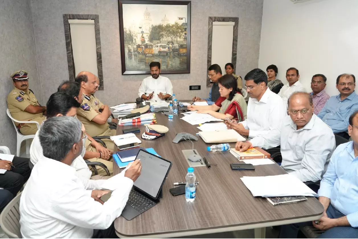 Telangana CM ने उस्मानिया अस्पताल की नई इमारत दो साल में पूरी करने का वादा किया Telangana CM ने उस्मानिया अस्पताल की नई इमारत दो साल में पूरी करने का वादा किया