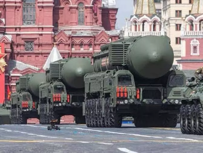 Ukraine युद्ध के बीच रूस ने प्लान्ड स्ट्रेटेजिक न्यूक्लियर ड्रिल की, NATO भी सक्रिय Ukraine युद्ध के बीच रूस ने प्लान्ड स्ट्रेटेजिक न्यूक्लियर ड्रिल की, NATO भी सक्रिय