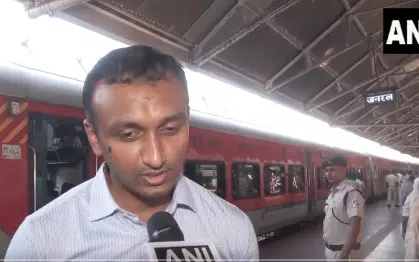 हावड़ा स्टेशन पर छठ पूजा के लिए सुरक्षा कड़ी, विशेष ट्रेन और अतिरिक्त स्टाफ तैनात हावड़ा स्टेशन पर छठ पूजा के लिए सुरक्षा कड़ी, विशेष ट्रेन और अतिरिक्त स्टाफ तैनात