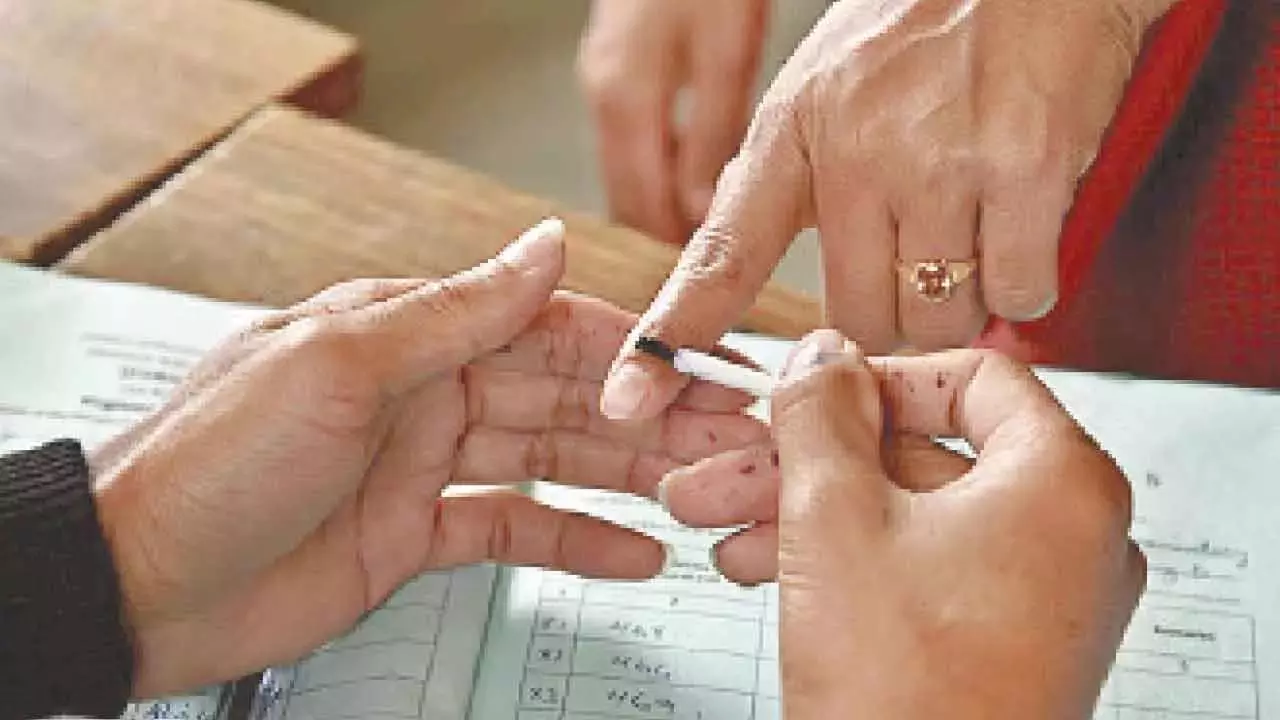आलंद: वोटर लिस्ट फर्जीवाड़ा, 6,018 मामले SIT ने उजागर किए आलंद: वोटर लिस्ट फर्जीवाड़ा, 6,018 मामले SIT ने उजागर किए