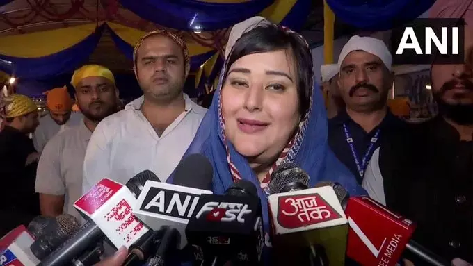 नई दिल्ली: पवित्र जोड़े साहिब की यात्रा मोती बाग गुरुद्वारे से शुरू, भाजपा सांसद बांसुरी स्वराज ने की सराहना नई दिल्ली: पवित्र जोड़े साहिब की यात्रा मोती बाग गुरुद्वारे से शुरू, भाजपा सांसद बांसुरी स्वराज ने की सराहना