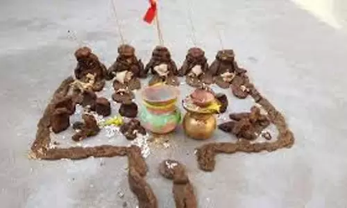 Govardhan Puja 2025: गोवर्धन पूजा पर बने रहे ये शुभ योग, इस मुहूर्त में करें श्रीकृष्ण की पूजा, मिलेगा आशीर्वाद Govardhan Puja 2025: गोवर्धन पूजा पर बने रहे ये शुभ योग, इस मुहूर्त में करें श्रीकृष्ण की पूजा, मिलेगा आशीर्वाद