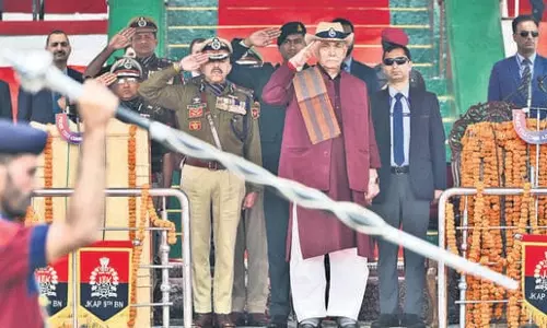 J&K L-G: मनगढ़ंत कहानी का मुकाबला करने के लिए आधुनिक तकनीक अपनाएं J&K L-G: मनगढ़ंत कहानी का मुकाबला करने के लिए आधुनिक तकनीक अपनाएं