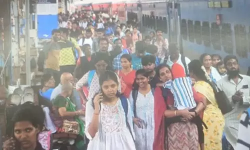 दिवाली की छुट्टियां खत्म: चेन्नई से लौटने वालों की वजह से उपनगरों में भारी ट्रैफिक जाम दिवाली की छुट्टियां खत्म: चेन्नई से लौटने वालों की वजह से उपनगरों में भारी ट्रैफिक जाम