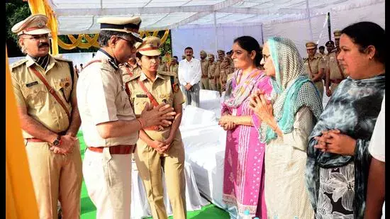 Chandigarh ट्राइसिटी ने पुलिस शहीदों को श्रद्धांजलि दी Chandigarh ट्राइसिटी ने पुलिस शहीदों को श्रद्धांजलि दी
