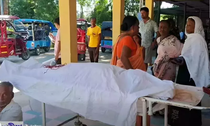 Assam में पारिवारिक तनाव ने ली जान, दिवाली सजावट बना झगड़े का कारण Assam में पारिवारिक तनाव ने ली जान, दिवाली सजावट बना झगड़े का कारण