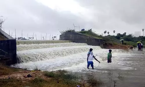 Kanchipuram में 15 झीलें पूरी क्षमता पर पहुंच गई है Kanchipuram में 15 झीलें पूरी क्षमता पर पहुंच गई है