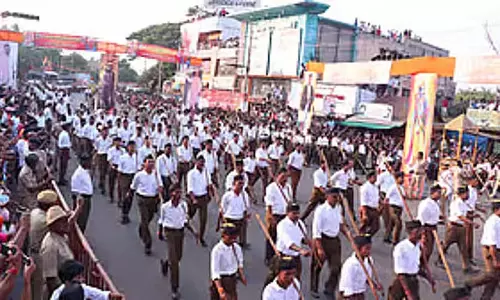 परेड के लिए ट्रायंगल कॉम्पिटिशन: जिला प्रशासन से परमिशन मांगने का अनुरोध परेड के लिए ट्रायंगल कॉम्पिटिशन: जिला प्रशासन से परमिशन मांगने का अनुरोध