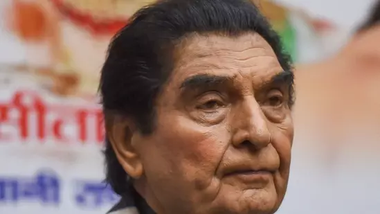 Asrani मौत से कुछ दिन पहले अक्षय कुमार, सैफ अली खान की हैवान के लिए शूटिंग की Asrani मौत से कुछ दिन पहले अक्षय कुमार, सैफ अली खान की हैवान के लिए शूटिंग की