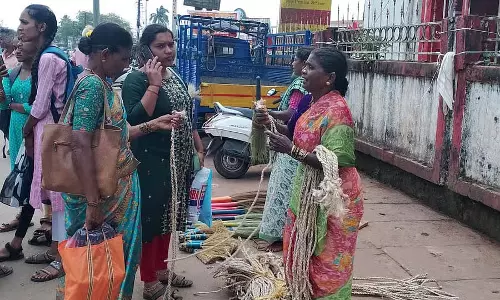 Sirsi : किसान गाय पूजा की तैयारी कर रहे हैं