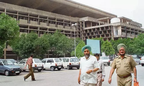 Haryana : 9 अतिरिक्त जिला एवं सत्र न्यायाधीशों को पदोन्नत किया गया Haryana : 9 अतिरिक्त जिला एवं सत्र न्यायाधीशों को पदोन्नत किया गया